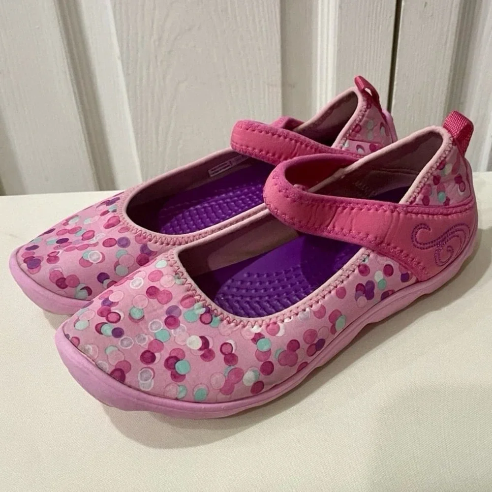 Crocs Girls Pink Purple Polka Dot Mary Jane Flats Shoes 204693 Size J2 Coquette